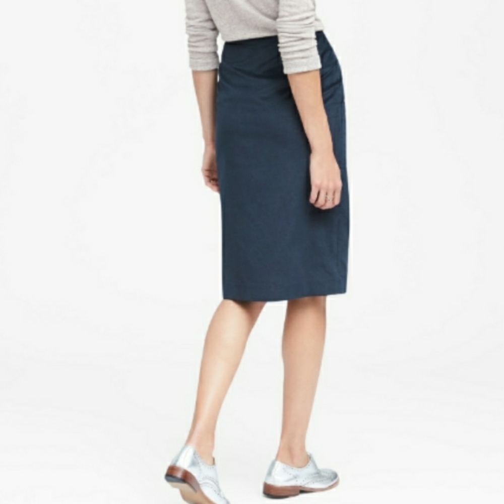 Banana Republic Velvet Pencil Skirt Navy Size 12 - Picture 2 of 8